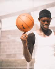 Dennis Schröder NBA Basketball-Star und Kinderbuchautor