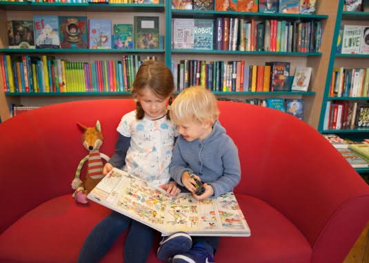 Buchhandlung Eselsohr lesende Kinder