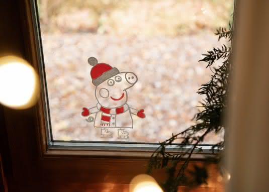 Fensterbilder Weihnachten Kreidestift Anleitung Basteln mit Kleinkindern Peppa Wutz