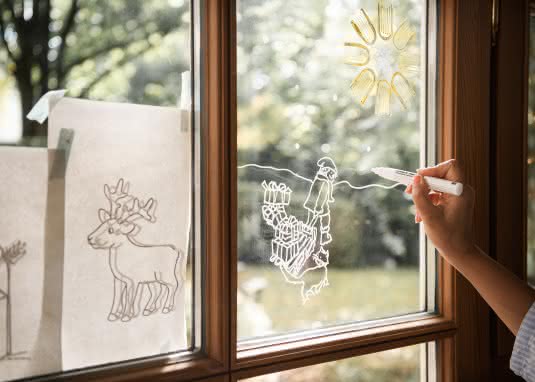  Fensterbilder Weihnachten Kreidestift Anleitung Schritt 4