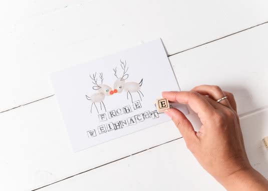  Weihnachtskarten basteln Kinder Weihnachtskarte Rentier-Paar Anleitung Schritt 7
