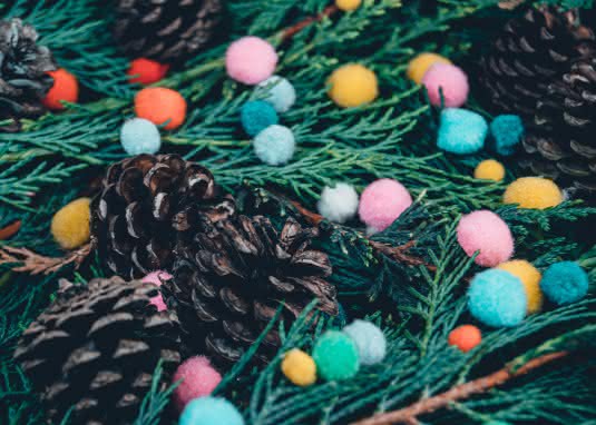 Weihnachtsbasteln mit Kindern Christbaumschmuck selber machen