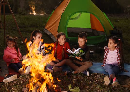 Sommerferien-Ideen: Lese-Challenges und Sommergeschichten