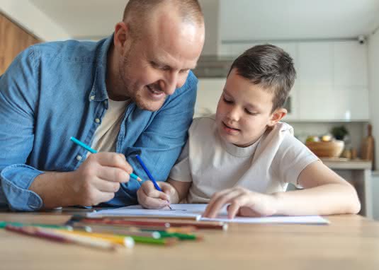 Von Bilderbuch zum Schulanfang bis Gespräche - so bereitest du dein Kind auf den Schulstart vor